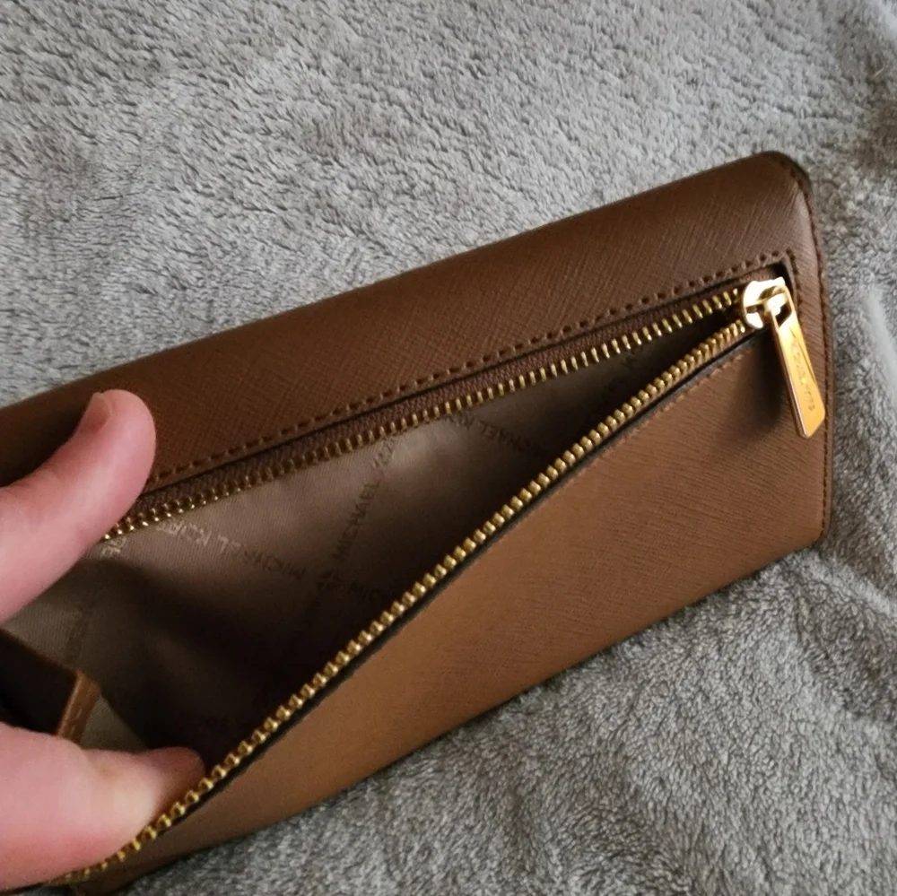 Michael Kors Tri- Fold Brown Wallet - Picture 3 of 11